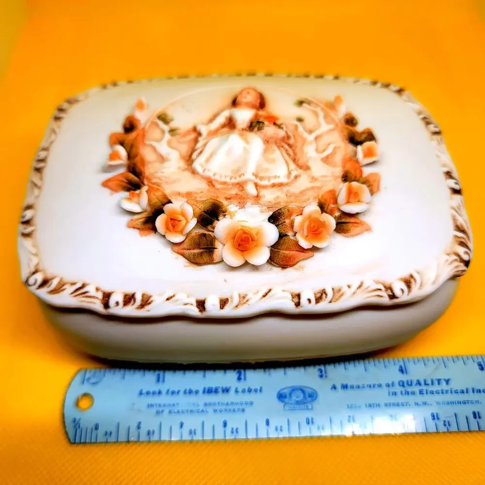 VNTG Lefton China Porcelain Trinket Box Young Girl Surrounded by Wreath of Roses